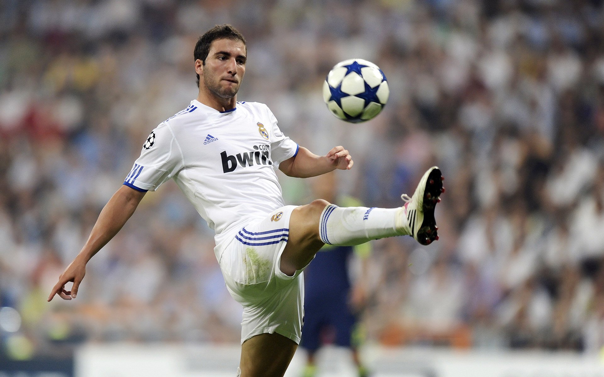 国际足球创新联盟成立，推动技术创新与行业标准提升，国际足联创办的比赛有